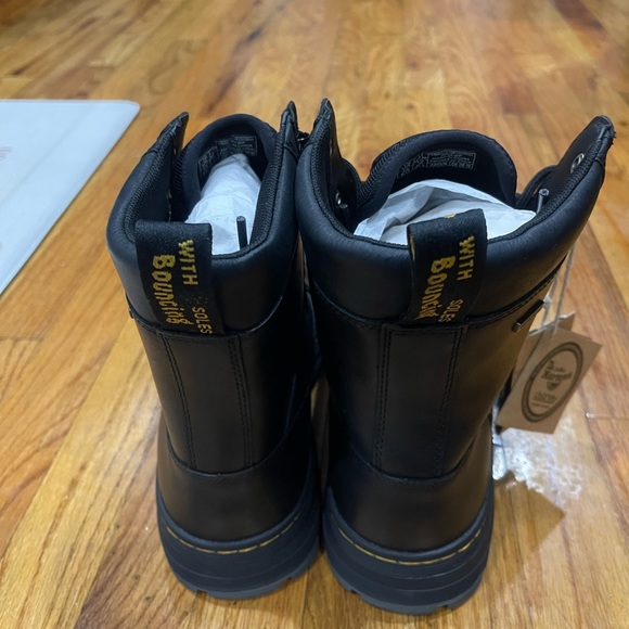Brand new in box (NEVER WORE) Dr. Marten size 11 Snow & Rain boots. - Picture 3 of 12